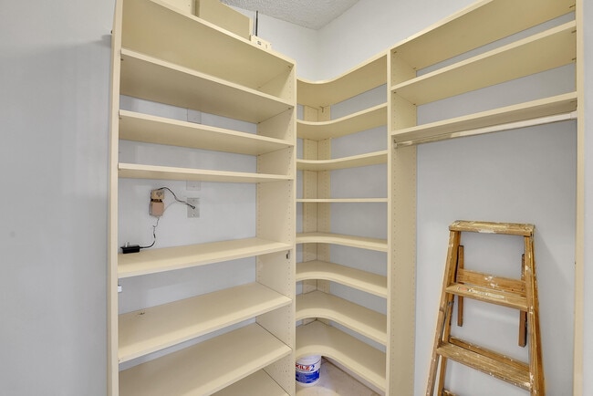 Building Photo - 6565 Las Flores Dr