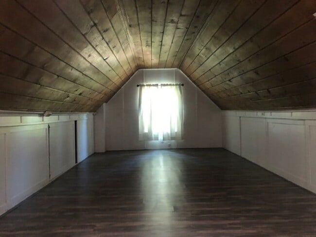 Building Photo - Mountain Cabin in Twain Harte