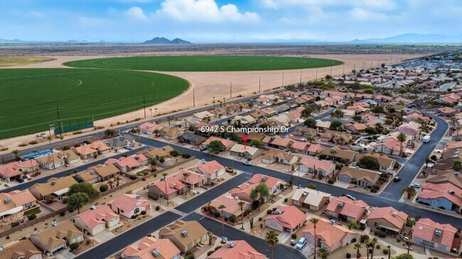 Building Photo - Resort-Style Living in Sunbird Golf Resort...