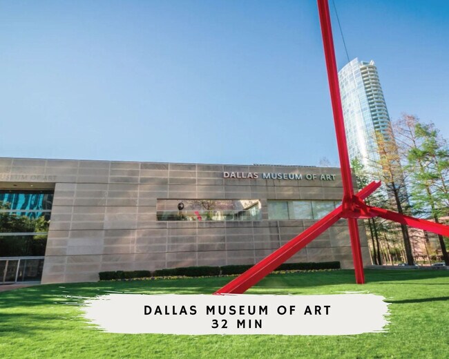 Building Photo - 2 St Charles Pl