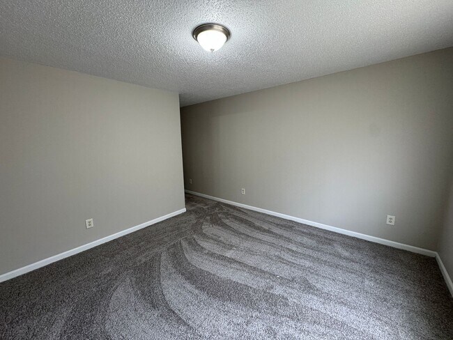 Building Photo - 10531 Kensil St
