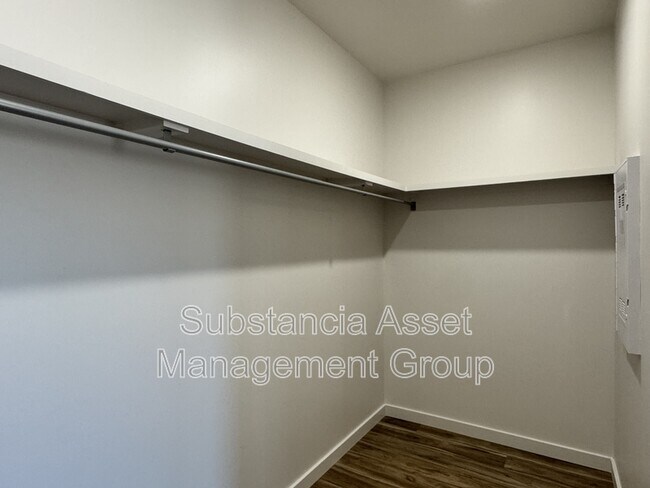 Building Photo - 1665 Midtown Pl