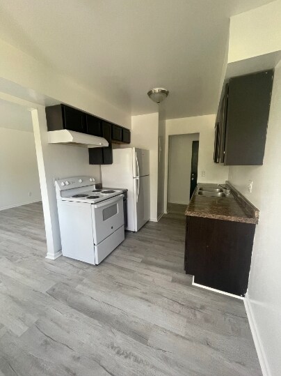 Primary Photo - 750 E Michigan Ave