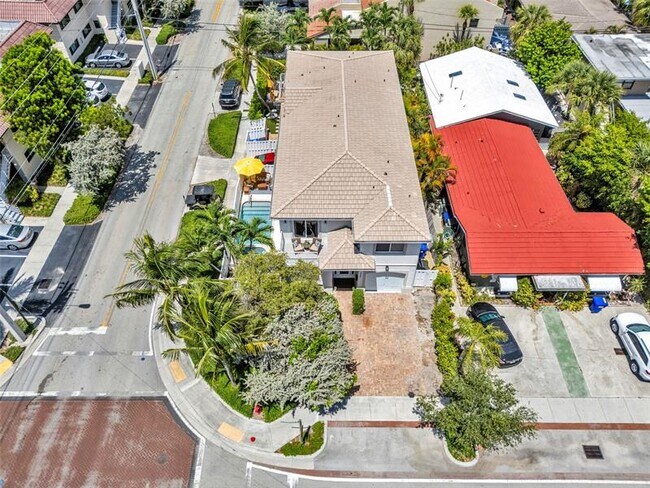 Building Photo - 4601 Bougainvilla Dr
