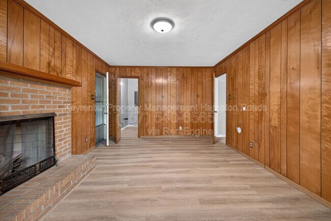 Building Photo - 4503 Leeward Dr