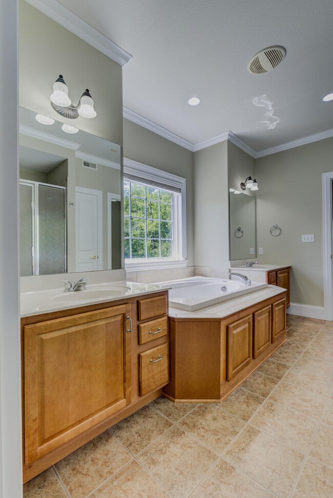 Building Photo - 2612 Face Rock Ct