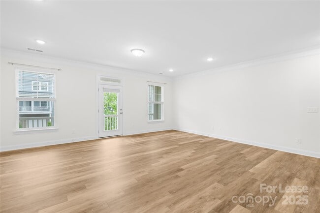 Building Photo - 2321 Creekmere Ln
