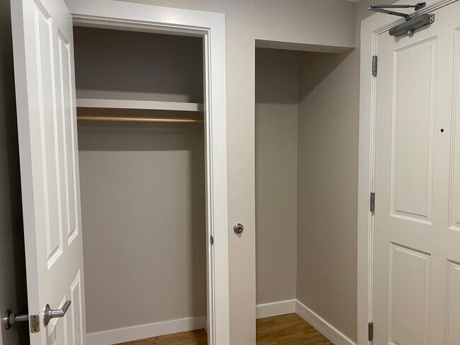 Building Photo - Putnam Winslow– $1,350 – 1 Bathroom Studio, 370 SQ.FT. – UTILITIES INCLUDED, Available 6/8/26