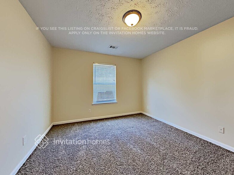 Building Photo - 320 Red Maple Way