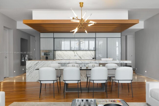 Building Photo - 1300 Monad Ter