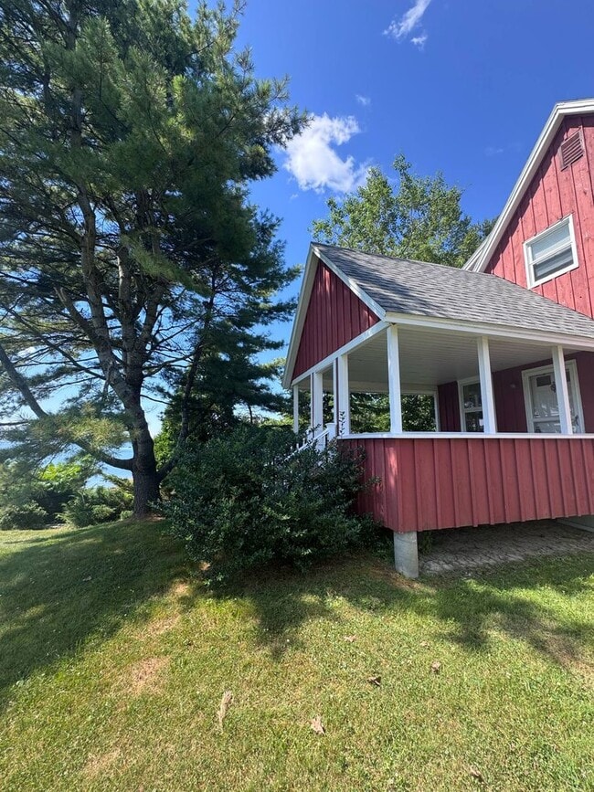 Building Photo - 2BR WATERFRONT OASIS RETREAT Webb Field Rd