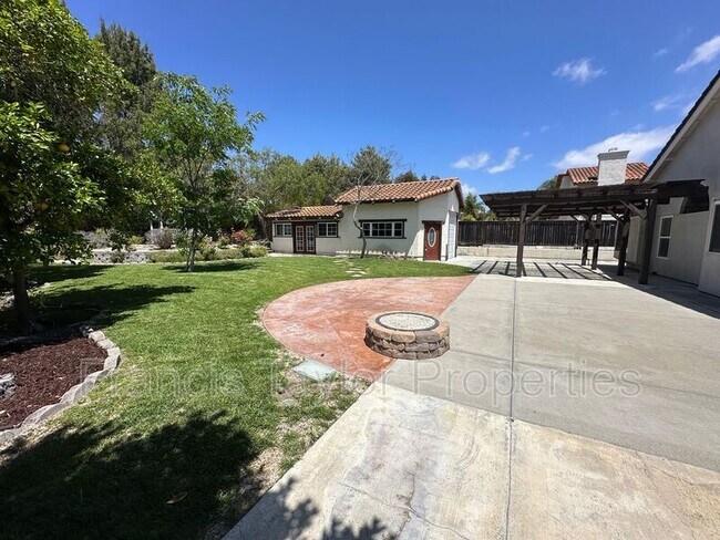 Building Photo - 4982 Wildwood Dr