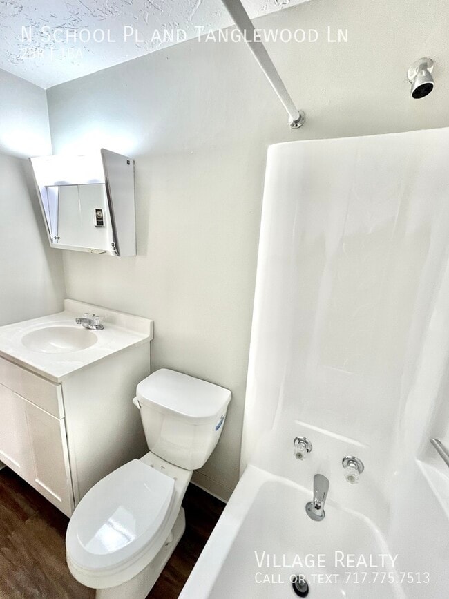 Building Photo - 343 N School Pl