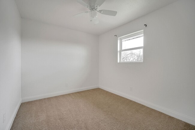 Building Photo - 3301 Yellowstone Dr