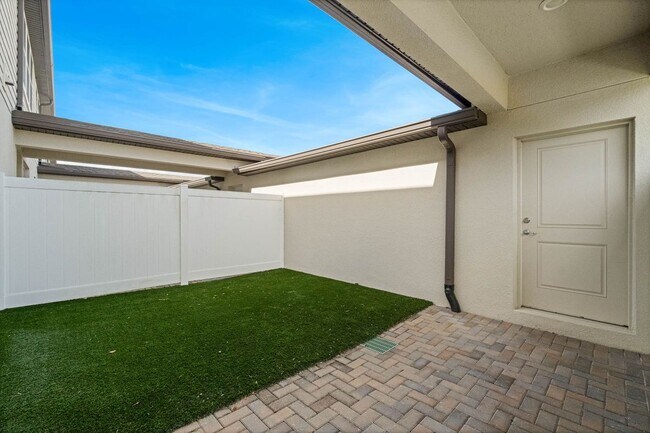 Building Photo - 5089 Caspian St