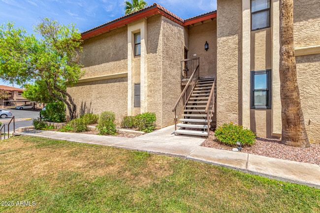 Building Photo - 10410 N Cave Creek Rd