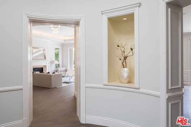 Building Photo - 210 S Westgate Ave