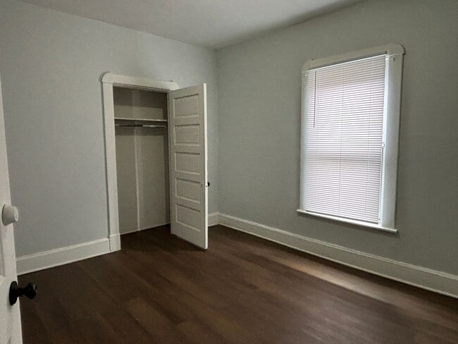 Building Photo - 330 N Arsenal Ave