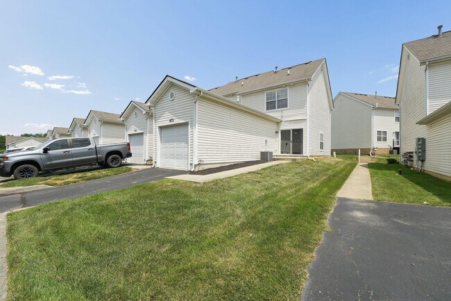 Building Photo - 2068 Opal St