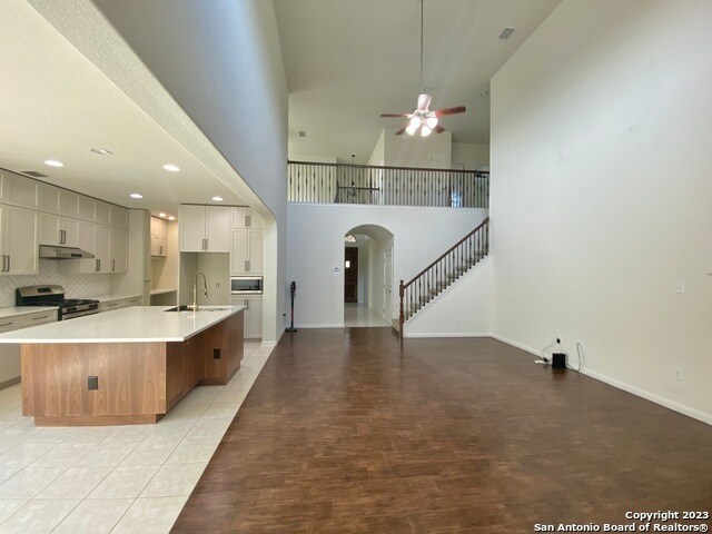 Building Photo - 6131 Gypsy Bell