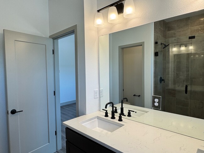 Building Photo - 2865 W 69th Ave