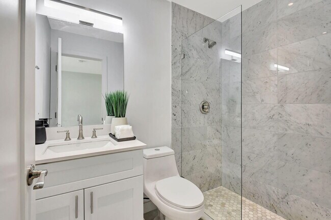 Building Photo - 2894 Florida Blvd