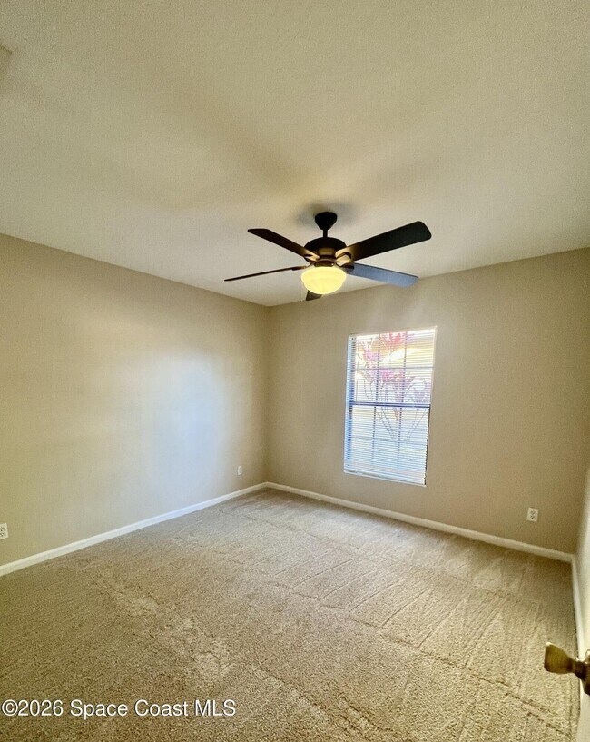 Building Photo - 855 Luminary Cir