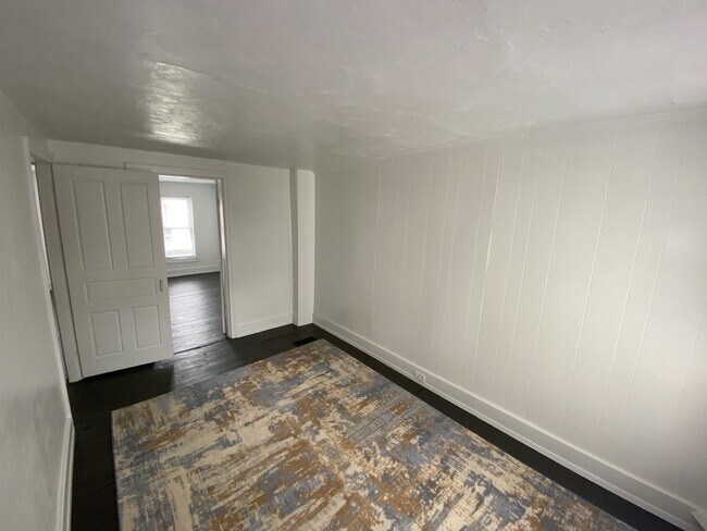 Building Photo - 338 S Sherman St