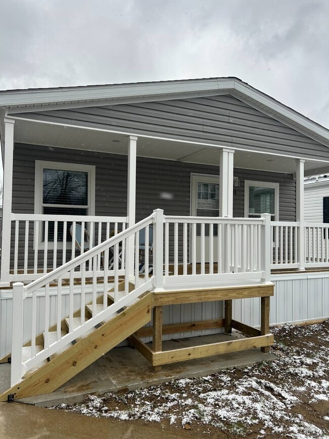 Building Photo - 5222 Greenwich Rd