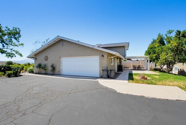 Building Photo - Peaceful Country Living - 3 Bedroom on 1/2 Acre, Available Now!