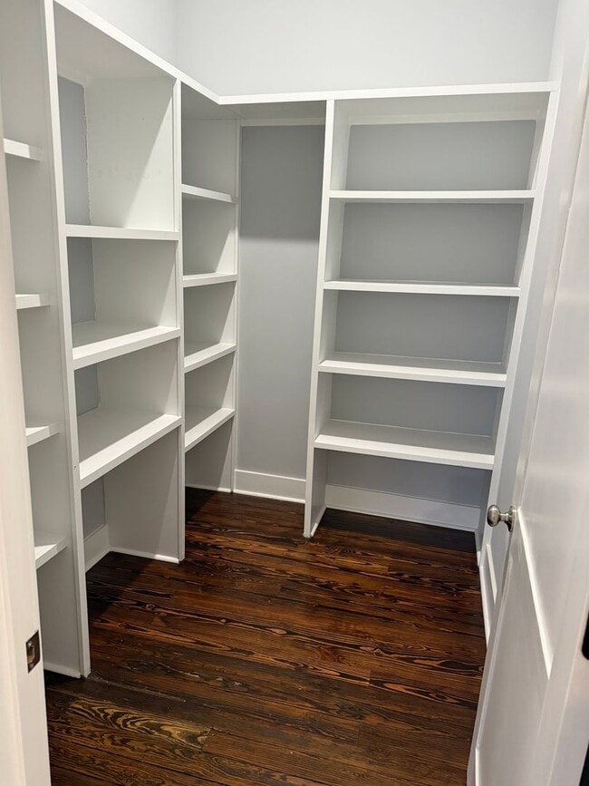 Building Photo - MOVE IN READY