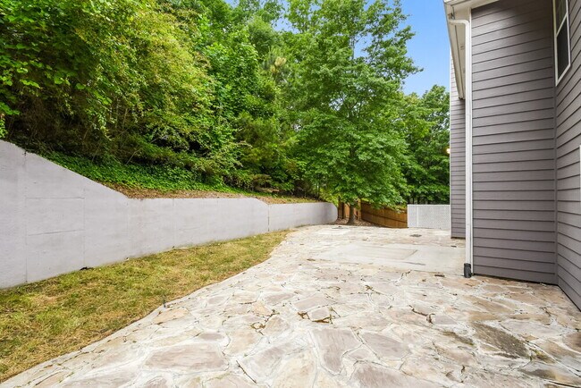 Building Photo - 6062 Farmwood Way SE