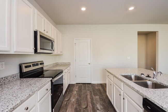 Building Photo - 621 Moorings Ave