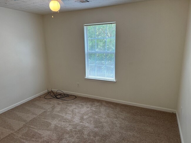 Building Photo - 356 Springbottom Ct SE