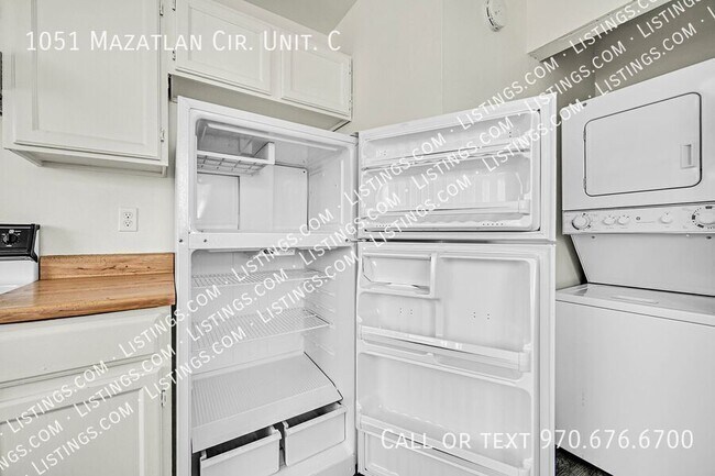 Building Photo - 1051 Mazatlan Cir