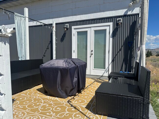 Building Photo - 1839 S Rocker Rd