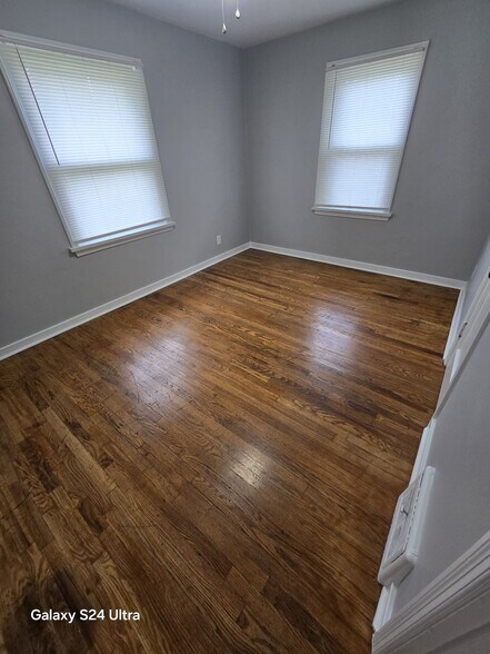 Building Photo - 325 S Marguerite Ave