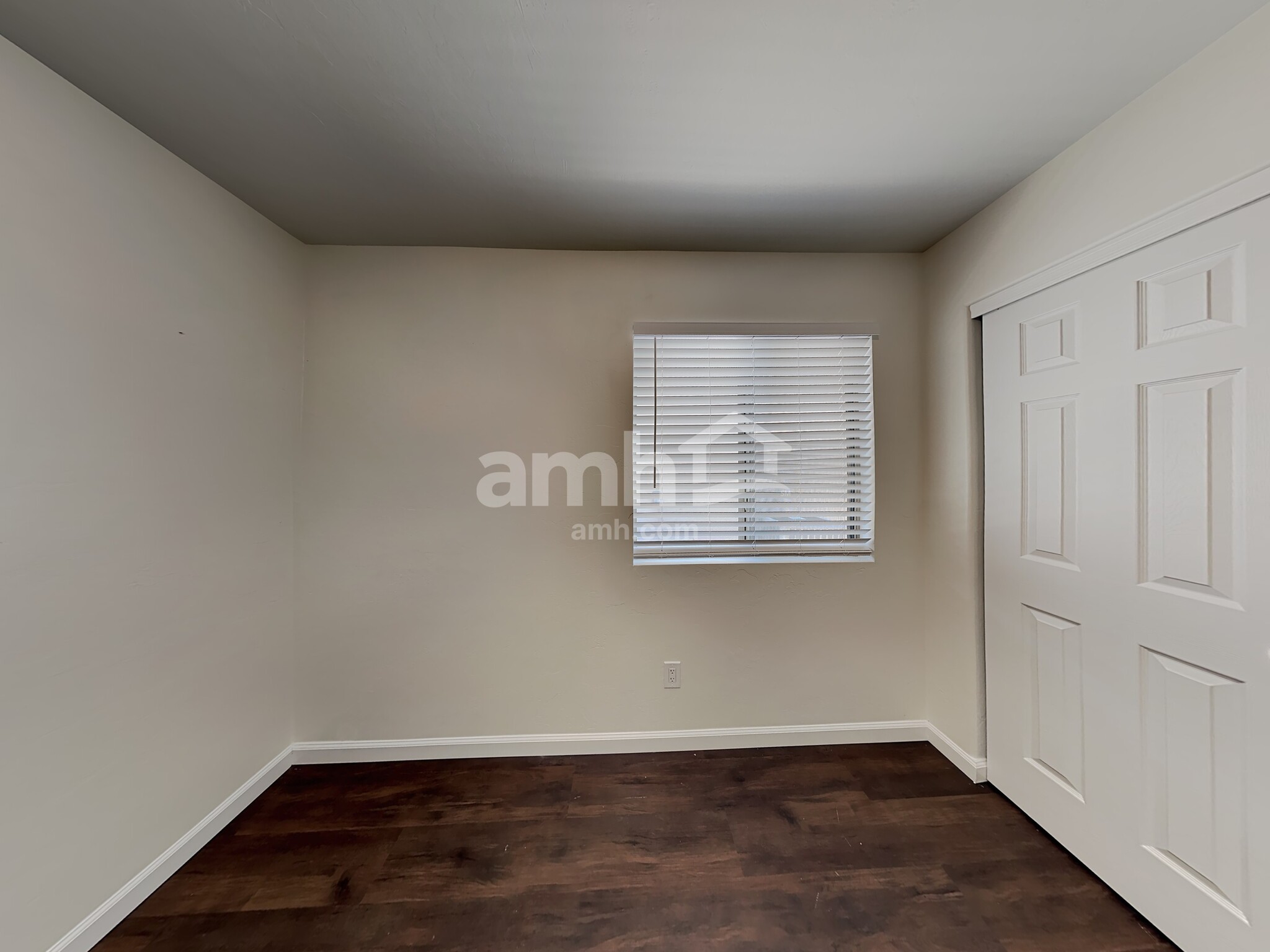 Building Photo - 729 W Firehawk Dr