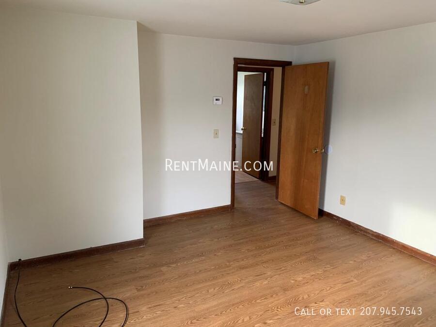 Building Photo - 13 Hemlock St