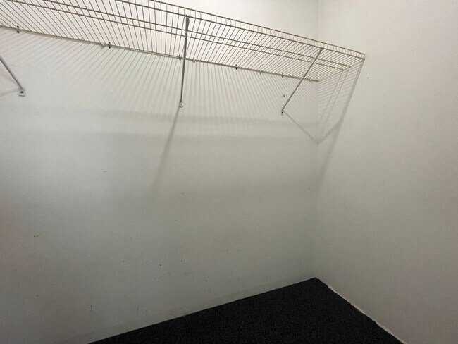 Building Photo - 68 Laval St