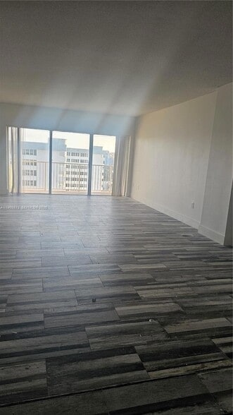 Building Photo - 1980 S Ocean Dr