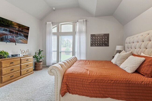 Building Photo - 23322 Amoroso St