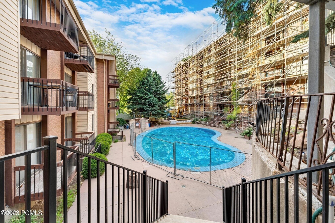 Building Photo - 425 S 1000 E