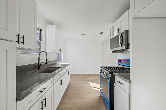 Main House - 37815 Robina Ave