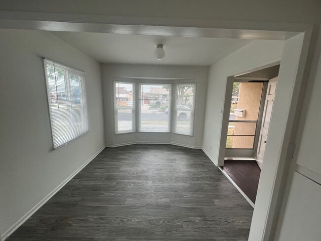 Building Photo - 3928 Carfax Ave