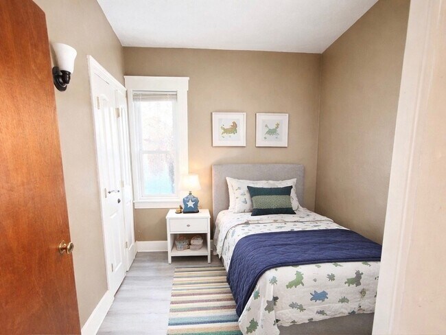 Building Photo - 11 Doane St