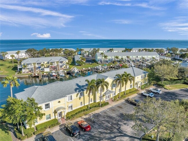 Building Photo - 4728 Beach Dr SE