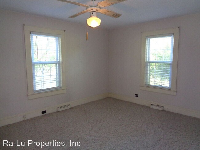 Building Photo - 3 br, 1 bath House - 2881 Hwy 66 South