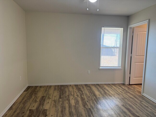 Building Photo - 321 N Sherman Ave