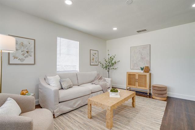 Building Photo - 4413 Wellesley Ave